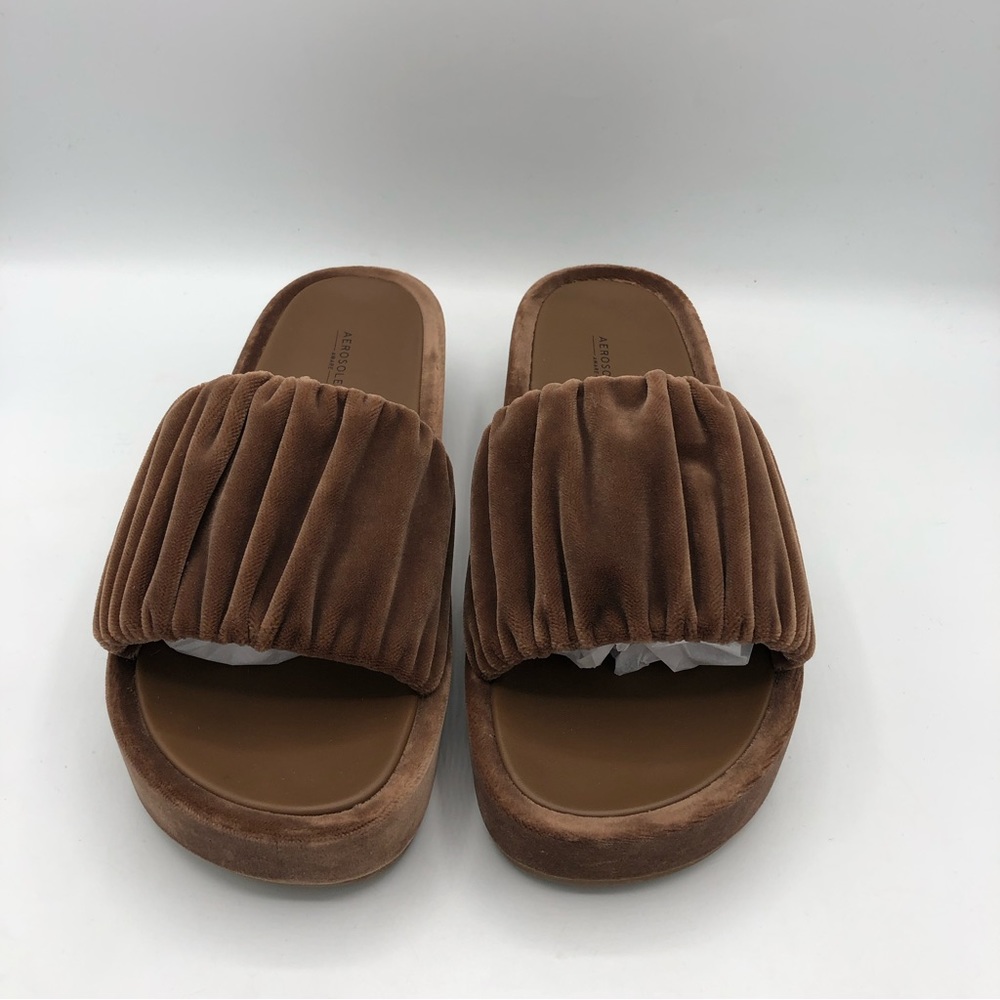Aerosoles aware Dada Platform Heel In Taupe Velvet